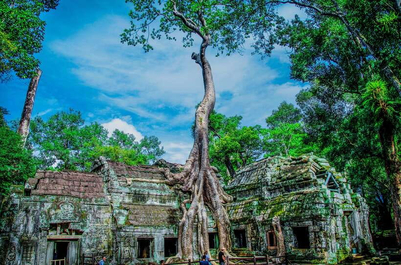 Seat-In-Coach: Small Circuit tour with Sunrise at Angkor Wat - Angkor Wat at sunrise, size before detail