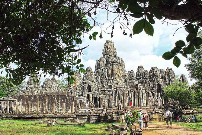 Shared Tour to Angkor Wat, Bayon and Ta Prohm Temples - Transport is simple, but group size matters