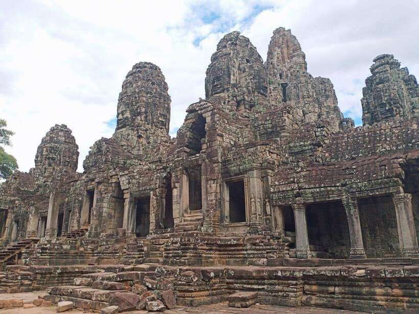 Sharing Trip to Angkor Temple with sunset - Angkor Wat: start early and look beyond the towers