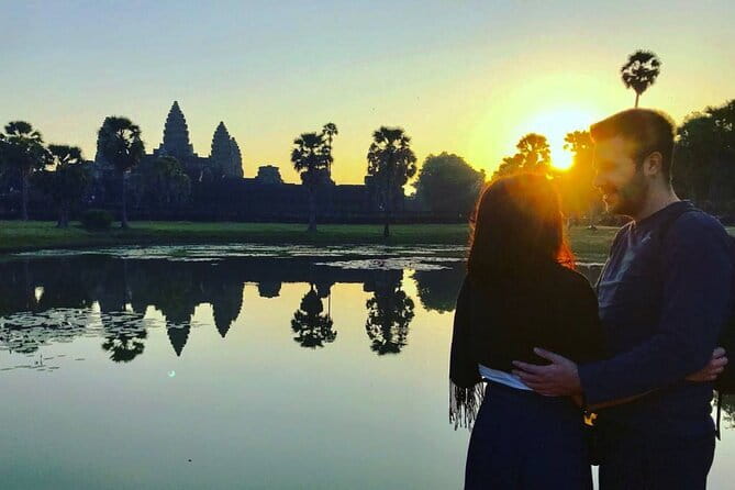 Siem Reap: 1 Day Angkor Wat + Sunrise Private Tour with Tuk-Tuk - Bayon and Angkor Thom: the day’s grand finish