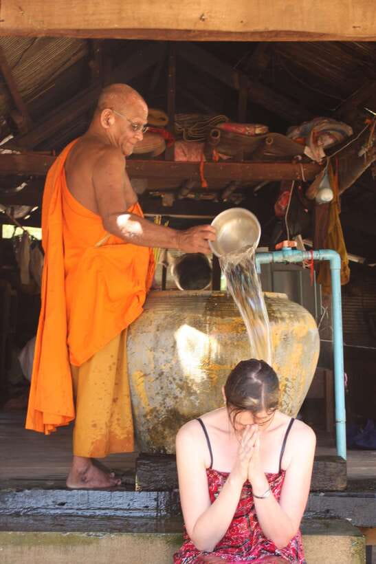 Siem Reap: 1-Hour Cambodian Buddhist Water Blessing - The market stop adds ordinary Cambodia to the visit