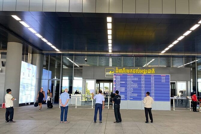 Siem Reap Airport Taxi Transfer - City Center Hotels - How this compares with arranging a ride after landing
