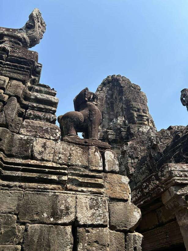 Siem Reap: Angkor Full-Day Group Tour with Japanese Guide - Lunch at Srah Srang is your own expense