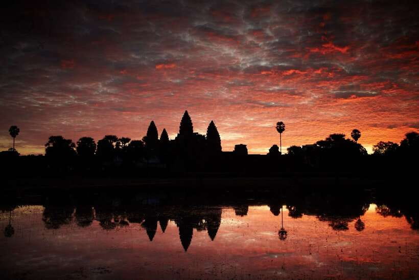 Siem Reap: Angkor Sunrise 1- or 2-Day Guided Temples Tour - Neak Pean and atmospheric Preah Khan