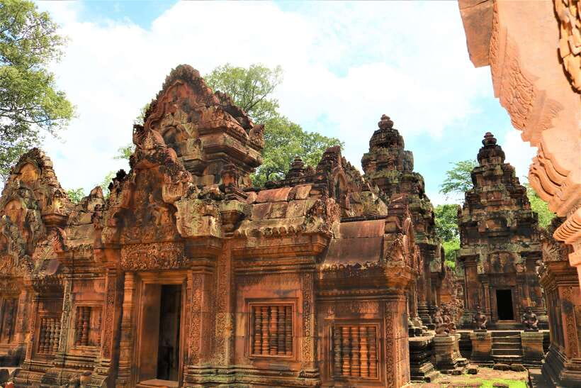 Siem Reap: Angkor Sunrise 1- or 2-Day Guided Temples Tour - Guides, drivers, and the small-group advantage