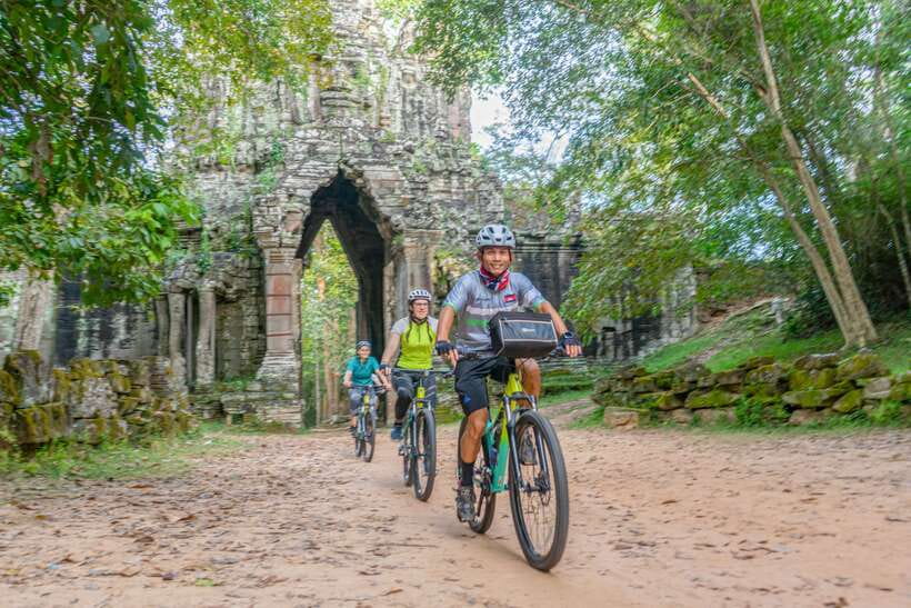 Siem Reap: Angkor Sunset Bike & Boat Tour /E-Bike Available - Why this route feels different from a standard Angkor visit
