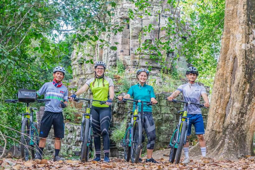 Siem Reap: Angkor Sunset Bike & Boat Tour /E-Bike Available - When to book and who should skip it