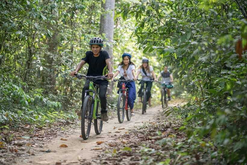 Siem Reap: Angkor Temples Off-Track Bicycle Tour - Ta Keo and the ride back to town