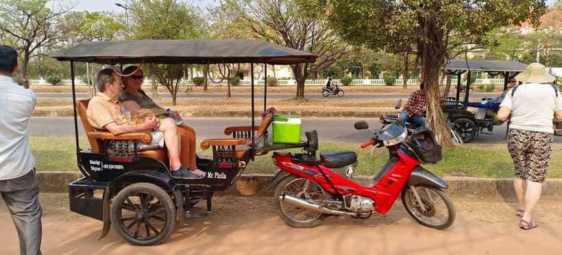 Siem Reap: Angkor Temples Tour by a Private Tuk Tuk - Bayon and the many-faced center of Angkor Thom