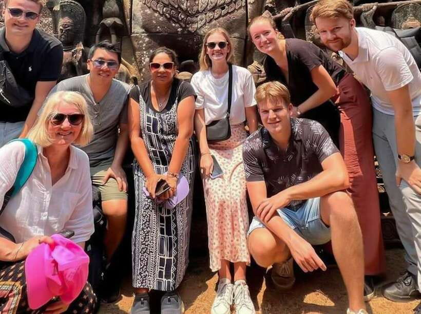 Siem Reap: Angkor Wat 2-Day Tour with Sunrise and Sunset - Guides who make the stones easier to read