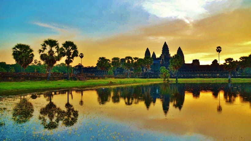 Siem Reap: Angkor Wat, Bayon & Ta Prohm Guided Tour - Bayon and its 200-plus stone faces