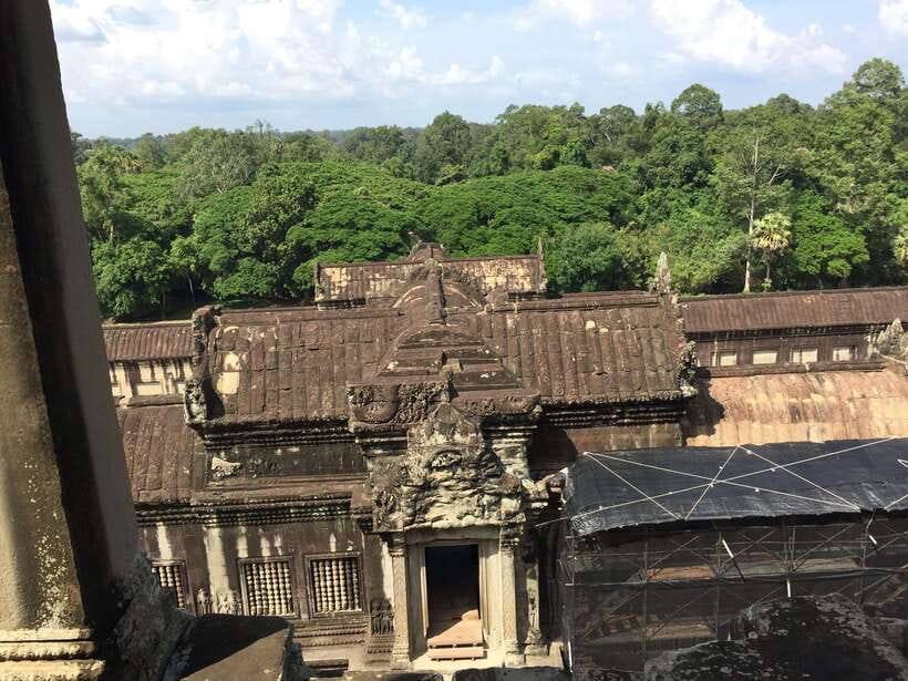 Siem Reap: Angkor Wat Half-Day Trip with Local Guide - Who gets the best value from this tour