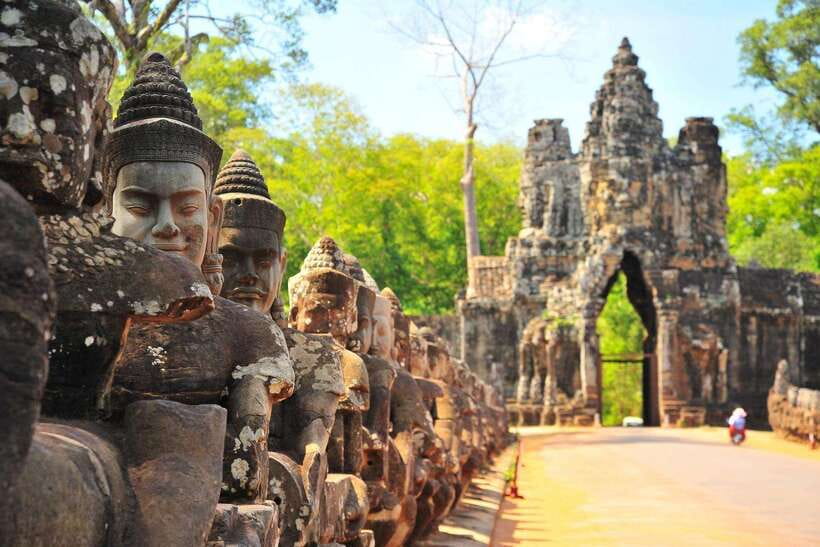 Siem Reap: Angkor Wat Private Tour by Tuk-Tuk - Hotel pickup and the tuk-tuk ride