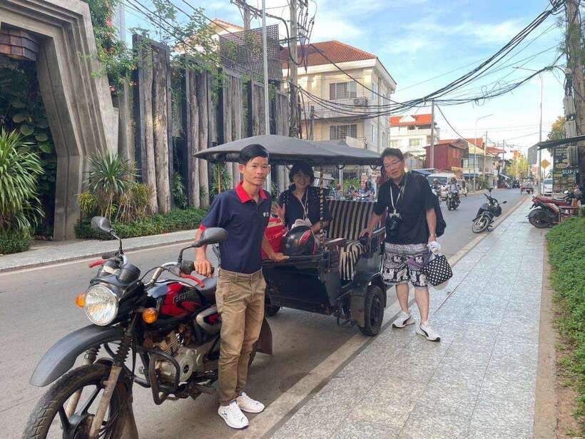 Siem Reap: Angkor Wat Private Tour by Tuk-Tuk - The South Gate and the road into Angkor Thom
