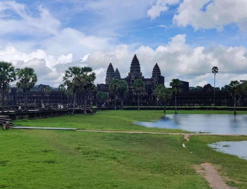 Siem Reap: Angkor Wat Private Tour by Tuk-Tuk - Ta Keo: a sharper, simpler temple stop