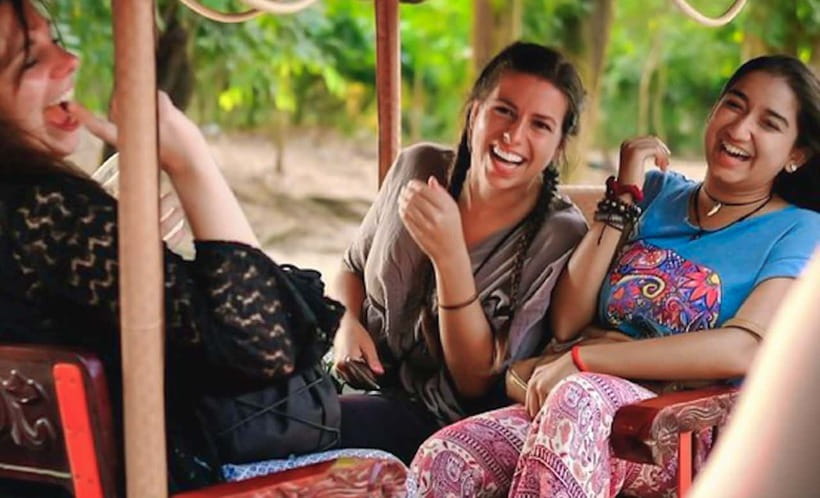 Siem Reap: Angkor Wat Private Tuk-Tuk Tour - Bayon and Angkor Thom show Khmer ambition
