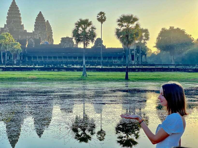 Siem Reap: Angkor Wat Private Tuk-Tuk Tour - What your driver does, and what a guide adds