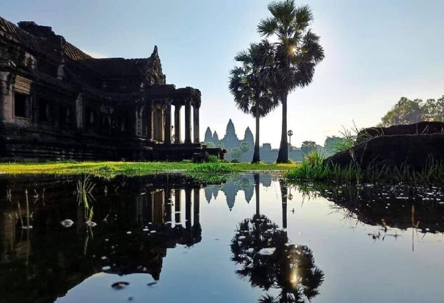 Siem Reap: Angkor Wat Small-Group Day Tour - Lunch near Srah Srang