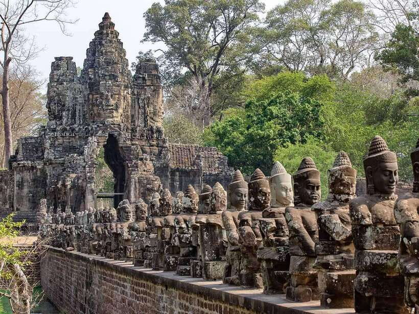 Siem Reap: Angkor Wat Small-Group Full Day Tour and Sunset - A Cambodian lunch and a stop in Phum Preah Dak