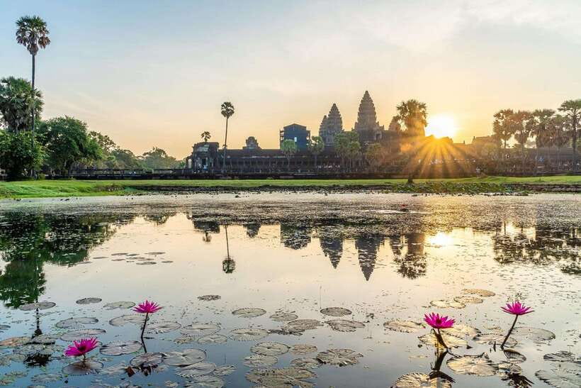 Siem Reap: Angkor Wat: Small-Group Sunrise or Sunset Tour - Who should book this Angkor day tour?