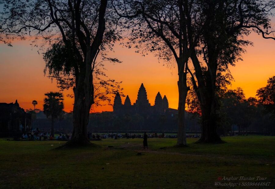 Siem Reap: Angkor Wat: Small-Group Sunrise Tour - Transport, heat, and the real cost