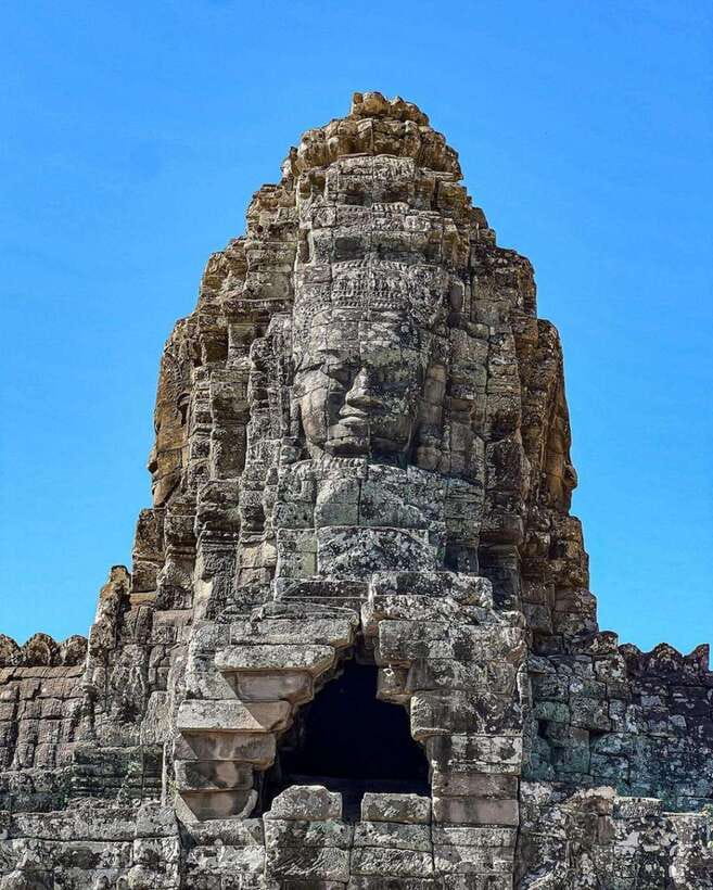 Siem Reap: Angkor Wat Small Group Tour with Spanish Guide - Spanish guides and the human side of the tour