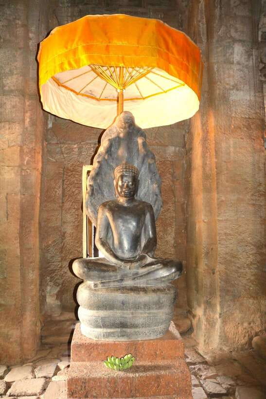 Siem Reap: Angkor Wat: Small-Group with Sunset Tour - Phnom Bakheng and the sunset problem