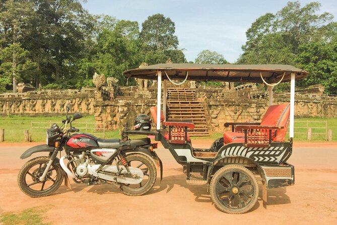 Siem Reap: Angkor Wat Sunrise & Explore Angkor Temples With Guide - Ta Prohm and the Tomb Raider connection
