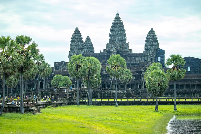 Siem Reap: Angkor Wat Sunrise & Explore Angkor Temples With Guide - Angkor Thom and the final capital