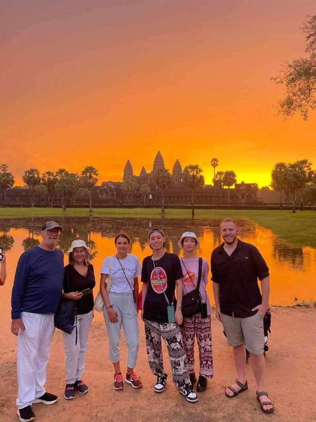 Siem Reap: Angkor Wat Sunrise or Sunset Guided Tour - Key points to know before booking