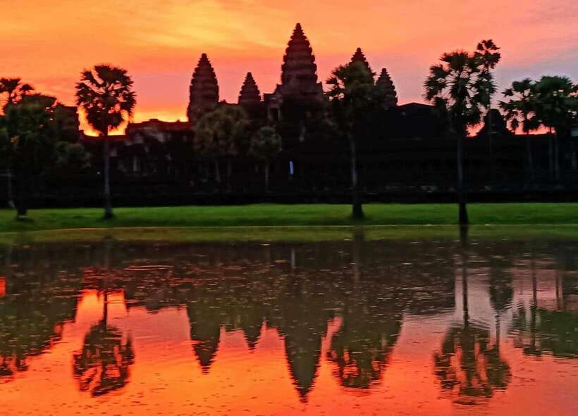 Siem Reap: Angkor Wat Sunrise or Sunset Guided Tour - Why the 4 a.m. start is worth considering