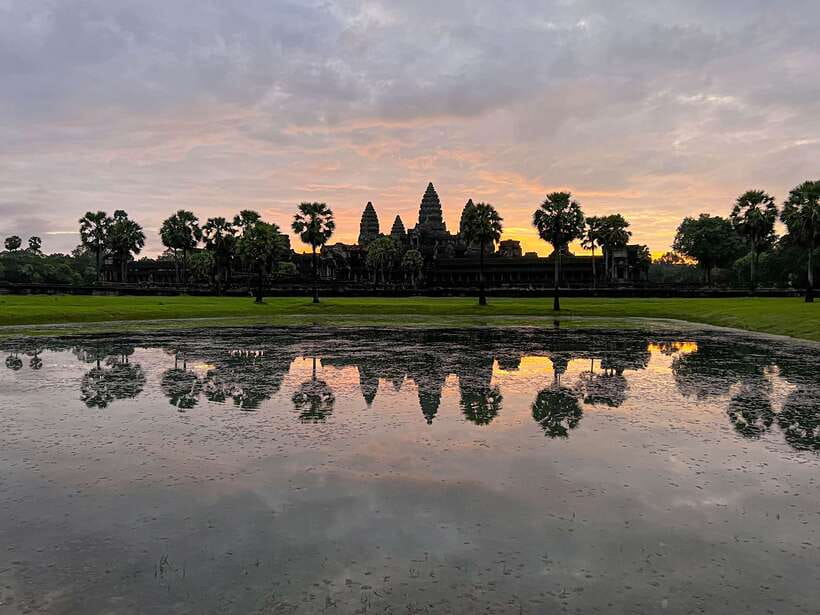 Siem Reap: Angkor Wat Sunrise Small Group tour and Breakfast - Angkor Thom through the South Gate and Victory Gate