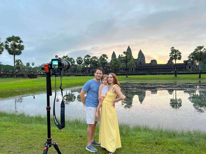 Siem Reap: Angkor Wat Sunrise Tour via Tuk Tuk & Breakfast - Ta Prohm and Ta Nei under the trees