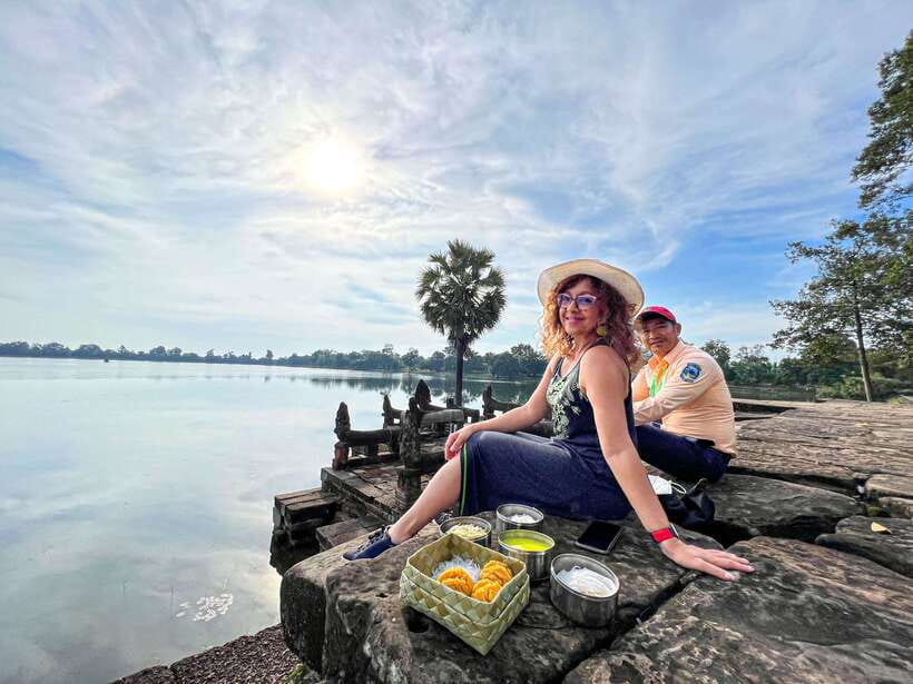 Siem Reap: Angkor Wat Sunrise Tour via Tuk Tuk & Breakfast - A Siem Reap market finish