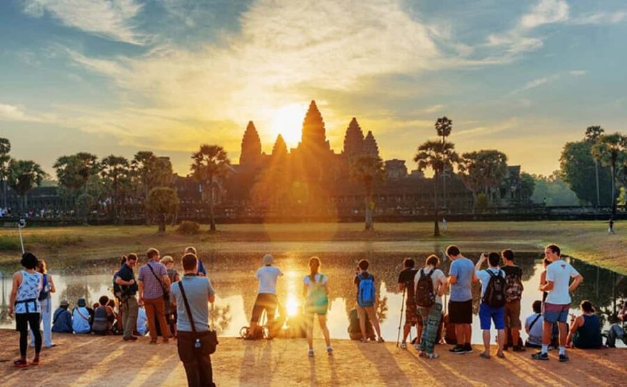 Siem Reap: Angkor Wat Sunrise Tour with Spanish Guide - Key points to know before booking