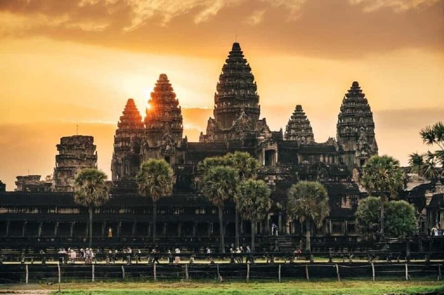 Siem Reap: Angkor Wat Sunrise Tour with Spanish Guide - What the second day adds to the experience
