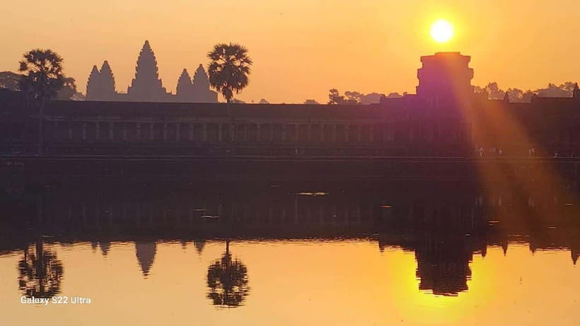 Siem Reap: Angkor Wat Sunrise Tour with Spanish Guide - Who should book this Spanish-language tour