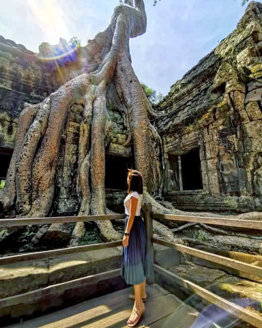 Siem Reap: Angkor Wat Sunrise Tour with Spanish Guide - Angkor Wat and Ta Prohm, two very different temple moods