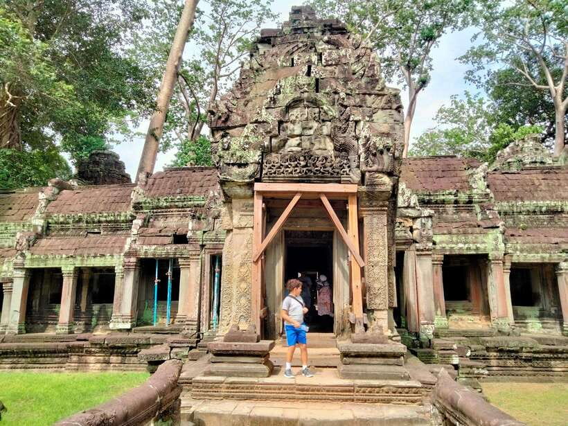 Siem Reap: Angkor Wat Tour Explore The Most Iconic Temples - Private transport, pickup, and the human touch