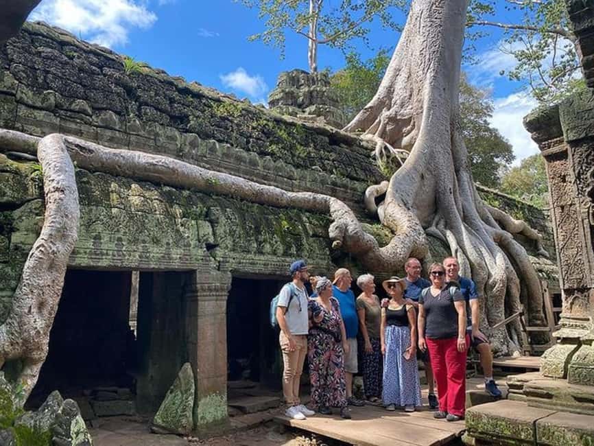 Siem Reap: Angkor Wat Tour with French-Speaking Guide - Bayon, Baphuon, and the royal center