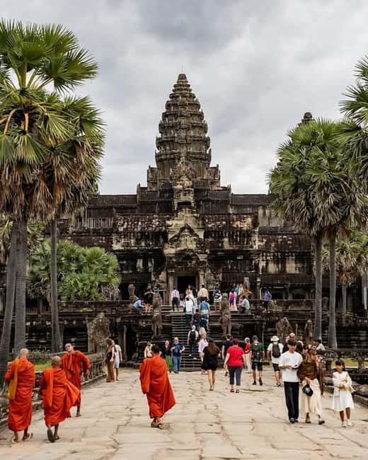 Siem Reap: Angkor Wat Tour with French-Speaking Guide - Starting at the South Gate and Angkor Thom
