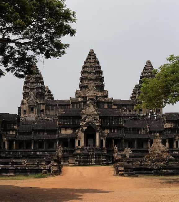 Siem Reap: Angkor Wat Tour with Italian-Speaking Guide - The two-day option gives Angkor room to breathe