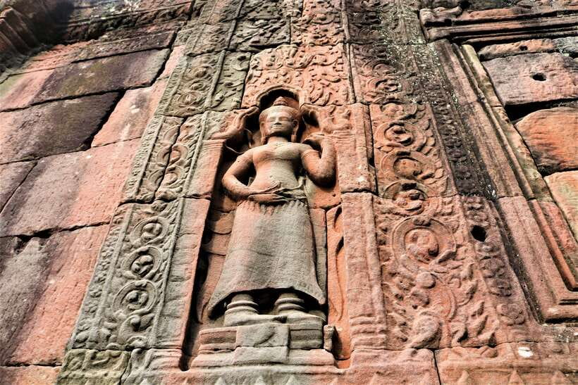 Siem Reap: Angkor Wat with German or English Guided Tour - Ta Prohm: the jungle-covered finale