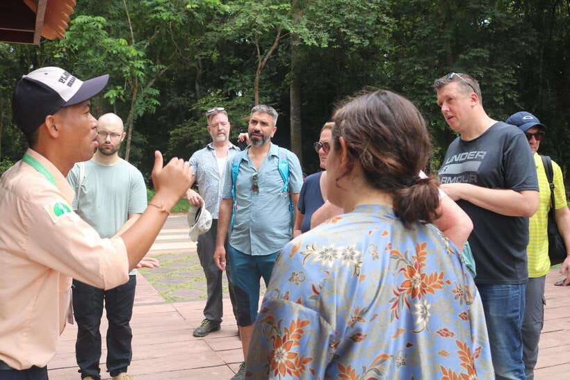 Siem Reap: Angkor Wat with German or English Guided Tour - Srah Srang and the lunch break