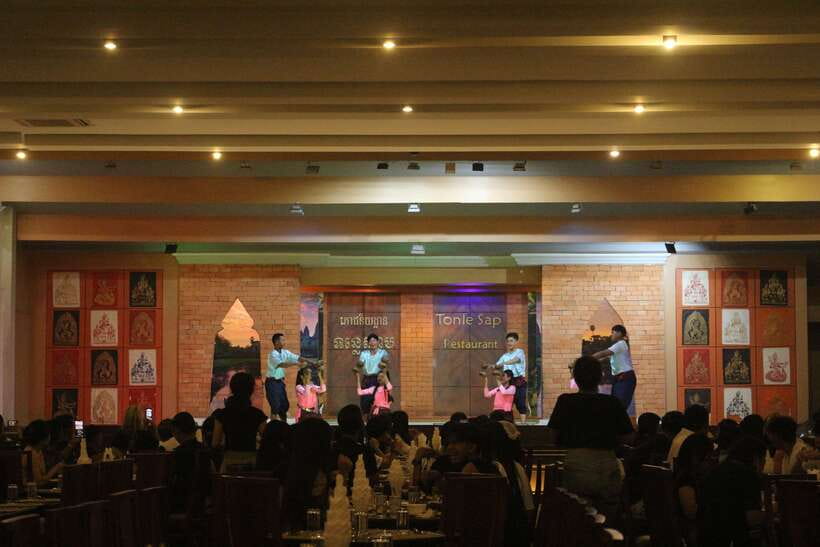 Siem Reap: Apsara Dance Show & Dinner with Tuk-Tuk Transfers - The buffet: amok, Khmer BBQ, and plenty of choice