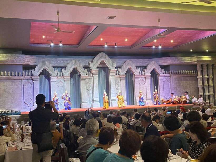 Siem Reap: Apsara Dance Show & Dinner with Tuk-Tuk Transfers - Who will enjoy this evening most?