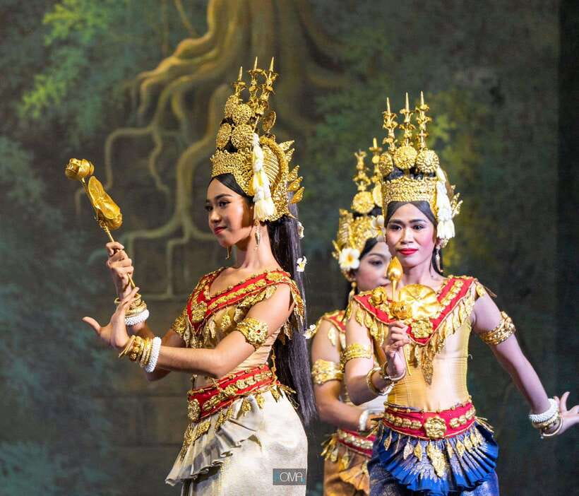 Siem Reap: Apsara Dance Show with Buffet Dinner & Tuk-Tuk... - What the 90-minute dinner and show feel like