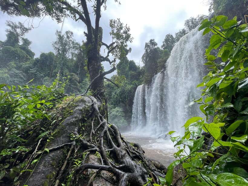 Siem Reap: Beng Mealea, Banteay Srei & Kulen Waterfall Trip - Phnom Kulen’s sacred mountain sites