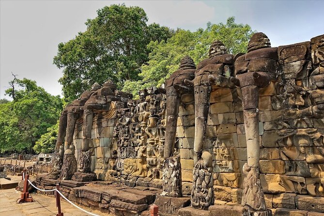 Siem Reap: Bike the Angkor Temples - Full-Day 30km Tour - Bayon and its stone faces