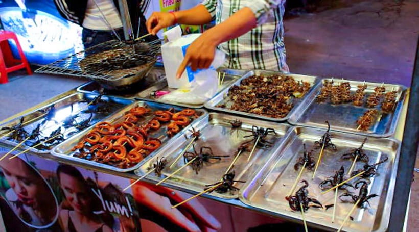 Siem Reap: Cambodia local street foods and local guide - Starting with the less-touristy side of Psar Char